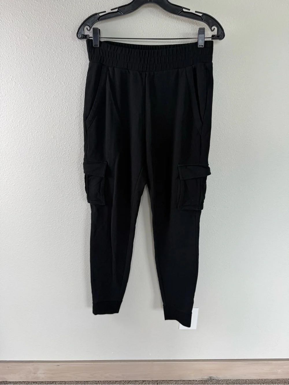 Alo 7/8 High-Waist Cargo Sweatpant Black Casual Active Athleisure Women’s Medium